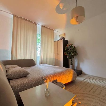 Deluxe Plovdiv Apartment ภายนอก รูปภาพ