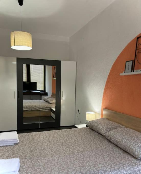 Deluxe Plovdiv Apartment ภายนอก รูปภาพ